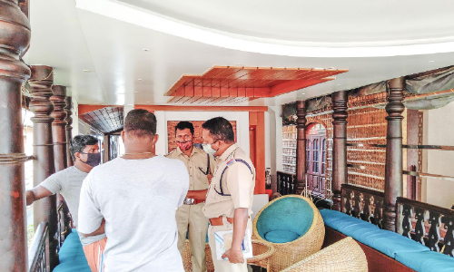 കോവിഡ്​ വ്യാപനം: പരിശോധന കർശനമാക്കി പൊലീസ്​