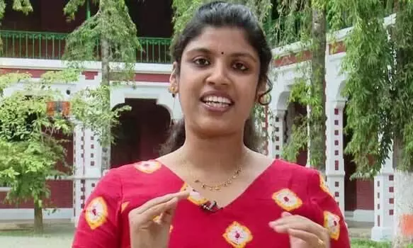 ലോ​ക്ഡൗ​ണി​ൽ വെ​ട്ടി​ക്കു​റ​ച്ച ശ​മ്പ‍ളം ന​ൽ​കാ​ൻ നി​ർ​ദേ​ശി​ക്കു​മെ​ന്ന് യു​വ​ജ​ന ക​മീ​ഷ​ൻ