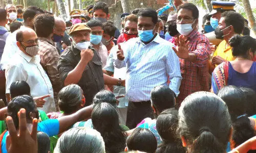 തെ​ക്കേ​ക്കാ​ട് മു​ത്ത​പ്പ​ൻ മ​ട​പ്പു​ര: ജനകീയ സമിതി രൂപവത്​കരണ യോഗത്തിൽ സംഘർഷം