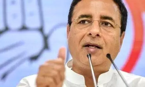 നിങ്ങൾക്ക് രക്തം ആവശ്യമെങ്കിൽ അതും നൽകും; സമരം ചെയ്യുന്ന ഗുസ്തിതാരങ്ങളോട് സുർജേവാല