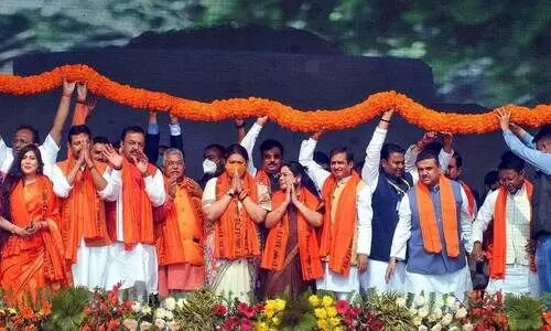 ദേശീയത പ്രസംഗിക്കുന്നവർക്ക്​ ദേശീയഗാനം പാടാനറിയില്ലേ, ലജ്ജാവഹം ബി.ജെ.പി നേതാക്കളുടെ വിഡിയോ പങ്കുവെച്ച്​ എതിർപാർട്ടിക്കാർ