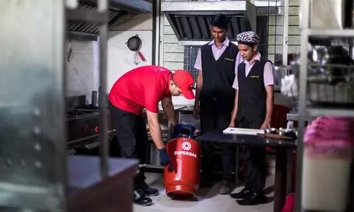 വാണിജ്യ സിലിണ്ടറി​െൻറ വില കൂട്ടി; 191 രൂ​പ​ വർധന