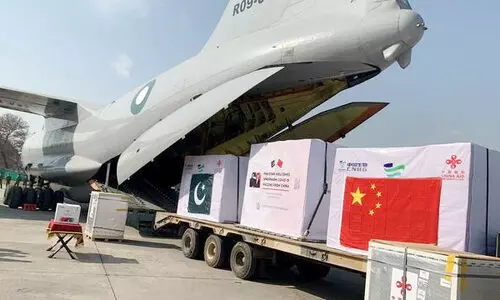 പാകിസ്​താനിൽ സൈനിക വിമാനം പറന്നിറങ്ങി, അഞ്ച്​ ലക്ഷം ഡോസ്​ ചൈനീസ്​ വാക്​സിനുമായി