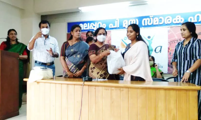 ശ്വാസംമുട്ടി മുന്നോട്ടു കൊണ്ടുപോകേണ്ടതല്ല വിവാഹബന്ധം – ജിയോ ബേബി ശ്വാസംമുട്ടി മുന്നോട്ടു കൊണ്ടുപോകേണ്ടതല്ല വിവാഹബന്ധം – ജിയോ ബേബി