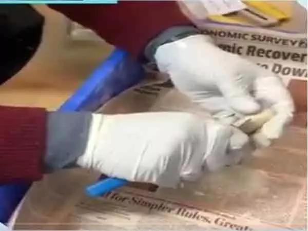 11.44 കോടി രൂപയുടെ മയക്കുമരുന്നുമായി രണ്ട് പേർ പിടിയിൽ 11.44 കോടി രൂപയുടെ മയക്കുമരുന്നുമായി രണ്ട് പേർ പിടിയിൽ