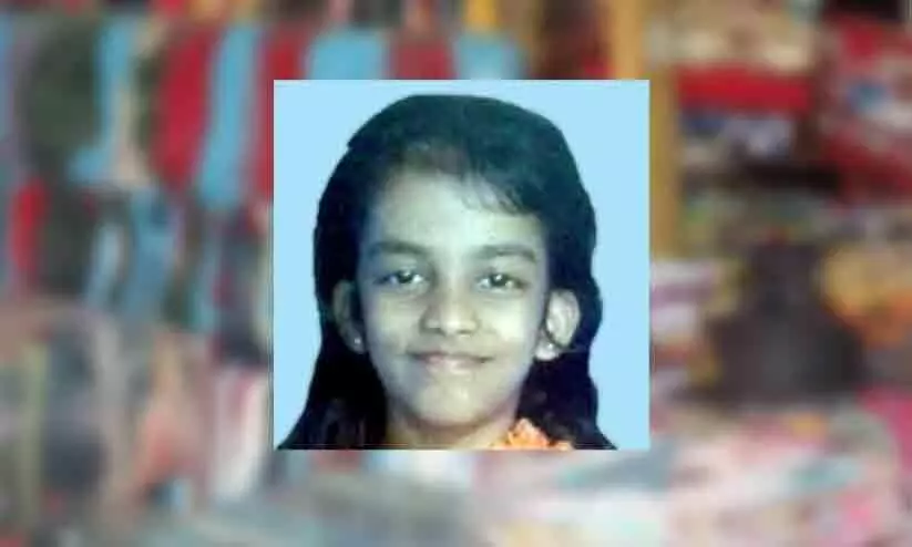 A 10-year-old girl died after shawl fell on her neck