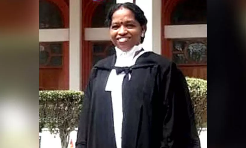 50ാം വയസ്സിൽ മൂന്നാം റാങ്കോടെ നിയമ ബിരുദം; അഡ്വ. ജയശ്രീ ഇന്നുമുതല് കോടതിയിലേക്ക് 50ാം വയസ്സിൽ മൂന്നാം റാങ്കോടെ നിയമ ബിരുദം; അഡ്വ. ജയശ്രീ ഇന്നുമുതല് കോടതിയിലേക്ക്