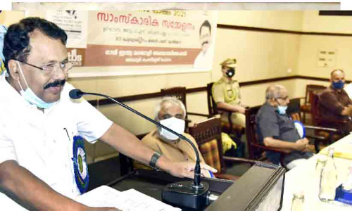 ബഷീർ വിശ്വ വിജയിയായ എഴുത്തുകാരൻ –ശ്രീധരൻ പിള്ള