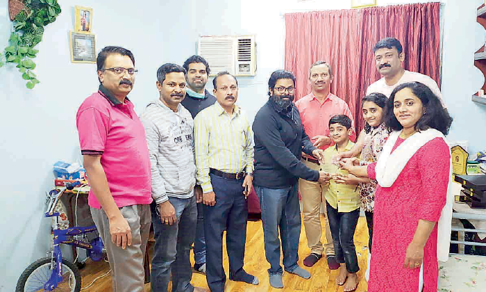 റി​യ യാ​ത്ര​യ​യ​പ്പ്​ ന​ൽ​കി