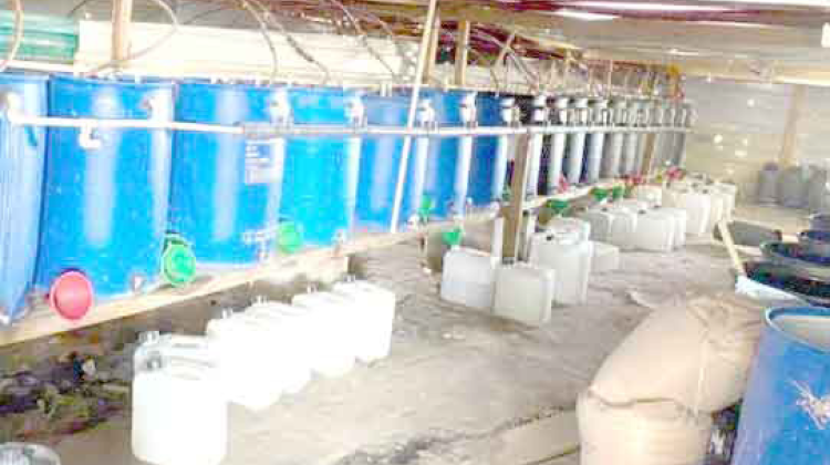 ഫാം ​ഹൗ​സി​ലെ മദ്യ നിർമാണകേന്ദ്രം പി​ടി​കൂ​ടി