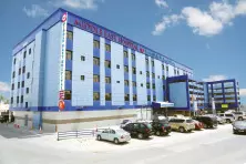 മി​ഡി​ലീ​സ്​​റ്റ്​ ഹോ​സ്​​പി​റ്റ​ലി​ൽ വി​പു​ല​മാ​യ സൗ​ക​ര്യ​ങ്ങ​ൾ