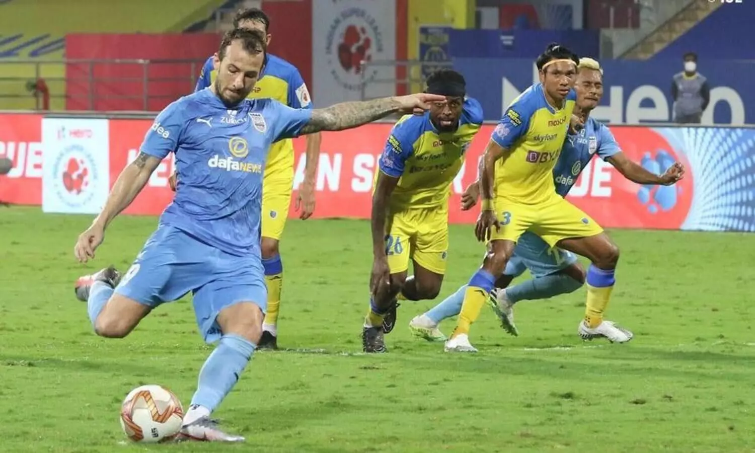 കൂടുതൽ ഡെക്കറേഷനില്ല, ബ്ലാസ്​റ്റേഴ്​സ്​ തോറ്റു; വിനയായത്​ പെനൽറ്റി