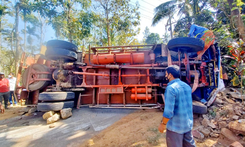 കു​റു​ക്ക​ന്മൂ​ല: നി​കു​തി വെ​ട്ടി​പ്പു​കാ​രു​ടെ ഇ​ഷ്​​ട വഴി
