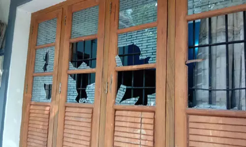 പ്രവാസിയുടെ വീടിനുനേരെ മുഖംമൂടി സംഘത്തി​െൻറ ആക്രമണം