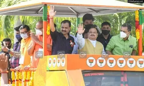 രഥമേറി പ്രസിഡന്റിനൊപ്പം...