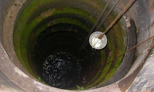 തൃത്താലയില്‍ അമ്മയും രണ്ട് മക്കളും വീട്ടുവളപ്പിലെ കിണറ്റില്‍ മരിച്ചനിലയില്‍