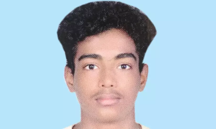 പള്ളിക്കുളത്തിൽ വിദ്യാർഥി മുങ്ങിമരിച്ചു പള്ളിക്കുളത്തിൽ വിദ്യാർഥി മുങ്ങിമരിച്ചു