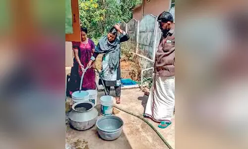 നാ​ട്ടു​കാ​ർ​ക്ക്​ സ്വ​ന്തം ചെ​ല​വി​ൽ കു​ടി​വെ​ള്ള​വു​മാ​യി പ​ഞ്ചാ​യ​ത്തം​ഗം