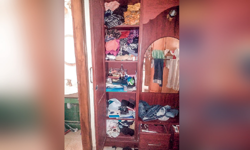 ഈ​സ്​​റ്റ്​ ഒ​റ്റ​പ്പാ​ല​ത്ത് ഡോ​ക്ട​റു​ടെ വീ​ട്ടി​ൽ ല​ക്ഷ​ങ്ങ​ളു​ടെ ക​വ​ർ​ച്ച