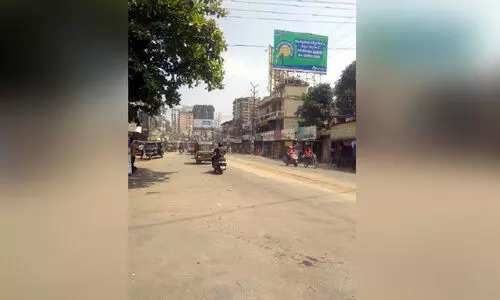 പൊടി നിറഞ്ഞ്​ സിവിൽ ലൈൻ റോഡ്