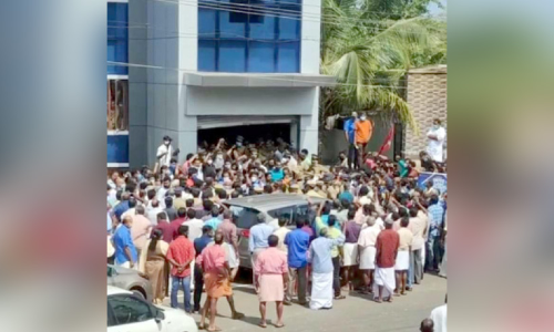 ആസൂത്രണ സമിതിയിൽ പുറത്തുനിന്നുള്ളവരും; മഴുവന്നൂരിൽ സംഘർഷം, ലാത്തിച്ചാർജ്