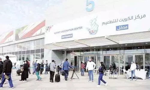 കോവിഡ് പ്രതിരോധം: ഞായറാഴ്ച മുതൽ കുത്തിവെപ്പ് നിരക്ക് ഉയർത്തും കോവിഡ് പ്രതിരോധം: ഞായറാഴ്ച മുതൽ കുത്തിവെപ്പ് നിരക്ക് ഉയർത്തും