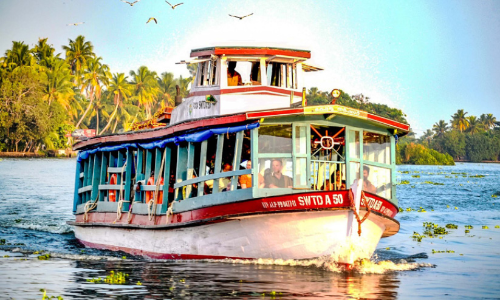 ബോട്ട്​ സര്‍വിസ് നിലച്ചിട്ട് മാസങ്ങൾ; യാത്രക്കാര്‍ ദുരിതത്തില്‍