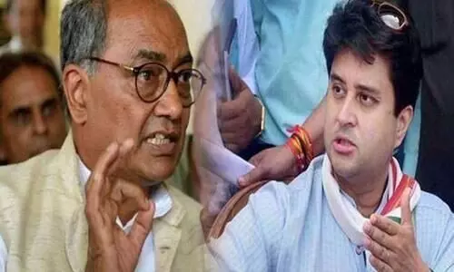 കോൺഗ്രസിനെ പരിഹസിച്ച്​​ സിന്ധ്യ; തൊട്ടുപിറകെ സിന്ധ്യയെ അനുഗ്രഹിച്ച്​ ദിഗ്​വിജയ്​- ചിരിയിൽ മുങ്ങി​ രാജ്യസഭ