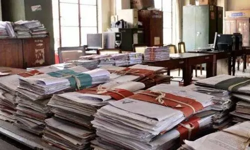 റവന്യൂ വകുപ്പിലെ മുഴുവൻ ഒഴിവുകളും റിപ്പോർട്ട് ചെയ്യാൻ ഉത്തരവ്, തിട്ടപ്പെടുത്തിയത്​ 340 ഒഴിവുകൾ