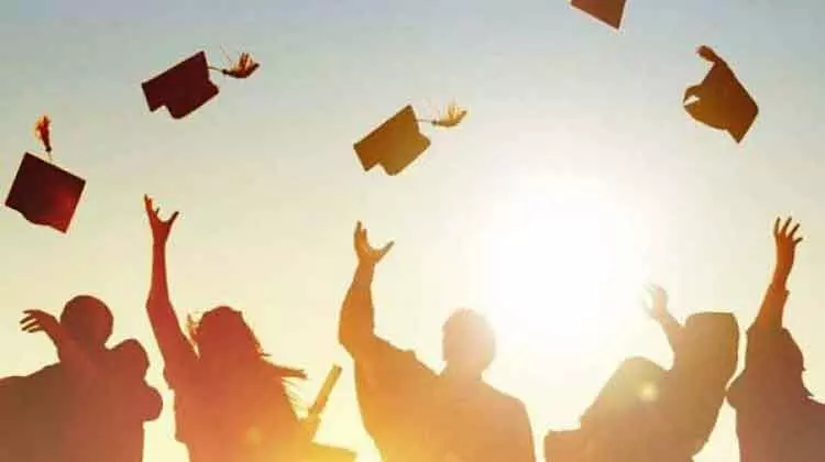 യു.എ.ഇയിലെ സ്കൂളുകളും സർവകലാശാലകളും 14ന് തുറക്കും യു.എ.ഇയിലെ സ്കൂളുകളും സർവകലാശാലകളും 14ന് തുറക്കും