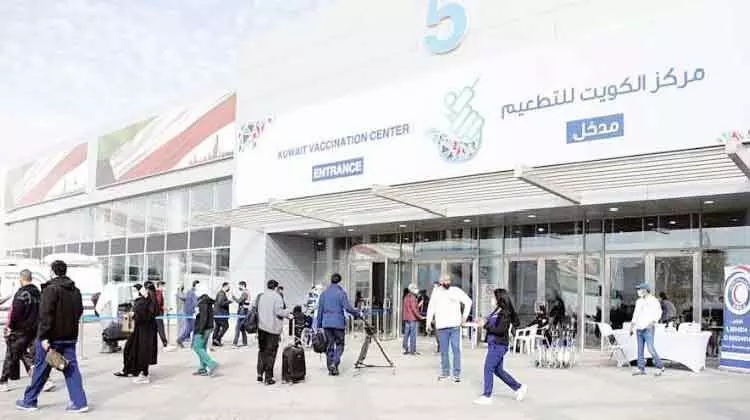 കോവിഡ് പ്രതിരോധം: ഞായറാഴ്ച മുതൽ കുത്തിവെപ്പ് നിരക്ക് ഉയർത്തും കോവിഡ് പ്രതിരോധം: ഞായറാഴ്ച മുതൽ കുത്തിവെപ്പ് നിരക്ക് ഉയർത്തും