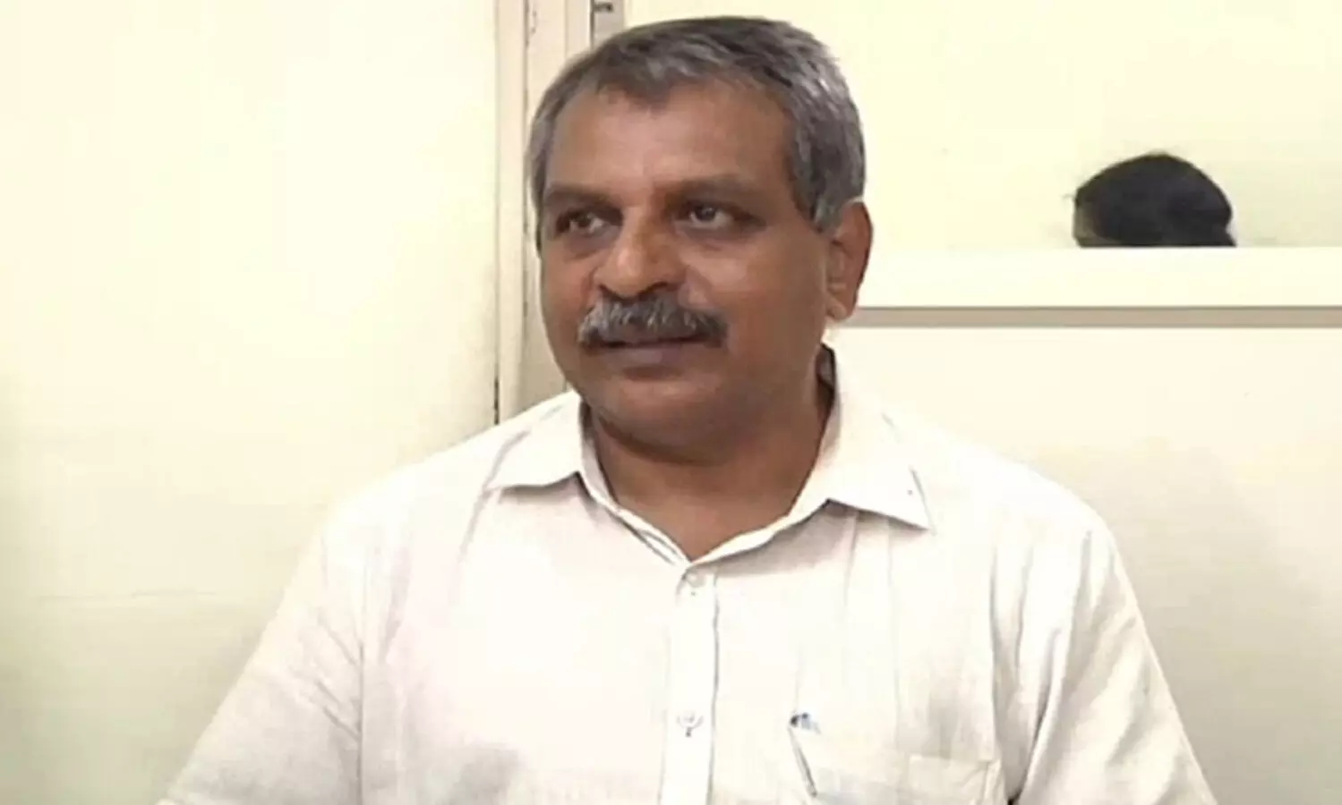 ഹലാൽ മുദ്രണമുള്ള ഭക്ഷണം ബഹിഷ്കരിക്കണമെന്ന് വർഗീയ പ്രചാരണം: ആർ.വി. ബാബു അറസ്റ്റിൽ