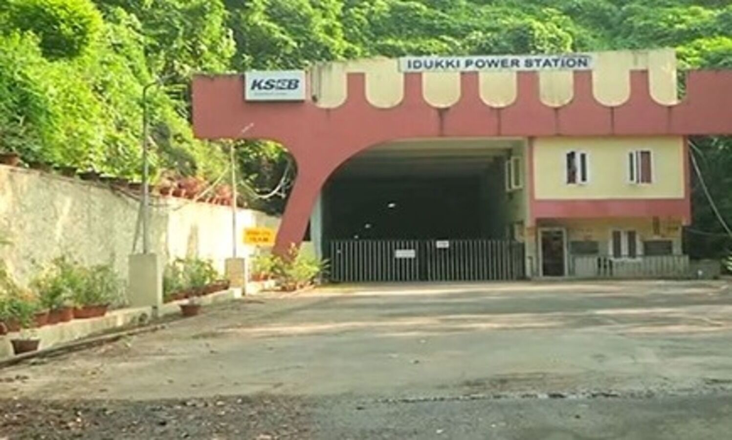 മൂലമറ്റം വൈദ്യുതി നിലയത്തിൽ പൊട്ടിത്തെറി; സംസ്ഥാനത്ത്​ വൈദ്യുതി നിയന്ത്രണം