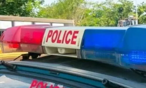 പൊലീസിൽ ഇൻറർവ്യൂ ബോർഡ് അംഗത്തിന്റെ സഹോദരിക്കും ജോലി; പരാതിയുമായി ഉദ്യോഗാർഥികൾ പൊലീസിൽ ഇൻറർവ്യൂ ബോർഡ് അംഗത്തിന്റെ സഹോദരിക്കും ജോലി; പരാതിയുമായി ഉദ്യോഗാർഥികൾ