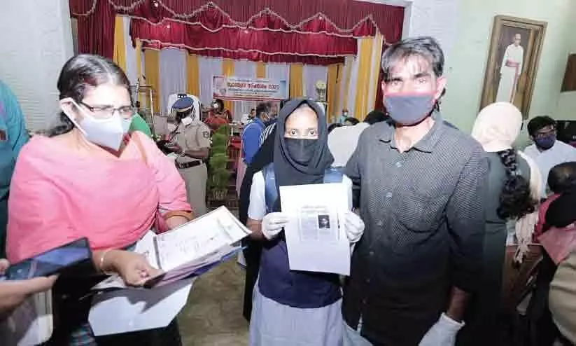 swanthanasparsham adalat, government will give a house to Afzal, the winner of the youth festival