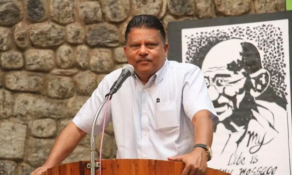 മോദി തരാമെന്നേറ്റ 15 ലക്ഷം കിട്ടിയില്ല; പണം ലഭിച്ചിട്ട് വേണം ഭാര്യക്ക് സ്വർണം വാങ്ങാനെന്ന് അബ്ദുൽ വഹാബ് എം.പി മോദി തരാമെന്നേറ്റ 15 ലക്ഷം കിട്ടിയില്ല; പണം ലഭിച്ചിട്ട് വേണം ഭാര്യക്ക് സ്വർണം വാങ്ങാനെന്ന് അബ്ദുൽ വഹാബ് എം.പി