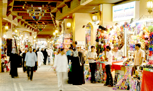 പ​ര​മ്പ​രാ​ഗ​ത സൂ​ഖു​ക​ളു​ടെ മു​ഖം മി​നു​ക്കുന്നു