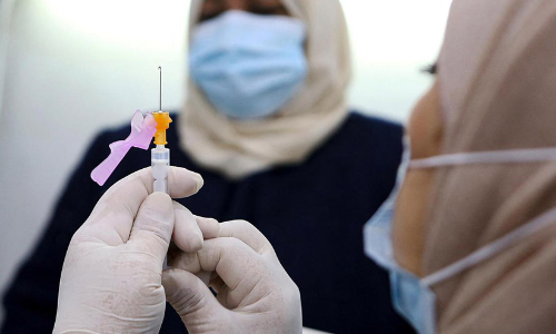 ആ​സ്​​ട്രാ​സെ​ന​ക കോ​വി​ഡ്​ വാ​ക്​​സി​ൻ നാ​ളെ മു​ത​ൽ