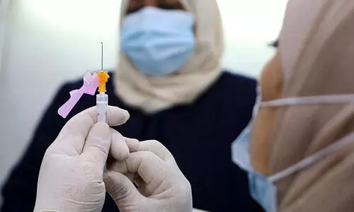 ആ​സ്​​ട്രാ​സെ​ന​ക കോ​വി​ഡ്​ വാ​ക്​​സി​ൻ നാ​ളെ മു​ത​ൽ