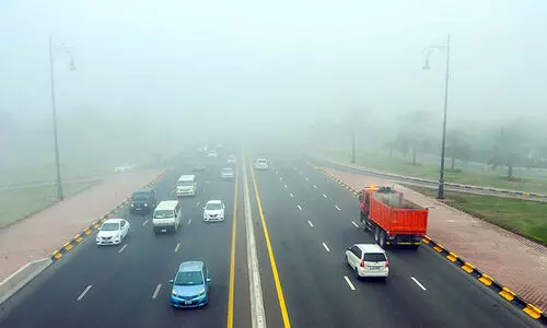 മൂ​ട​ല്‍മ​ഞ്ഞ് ഷാ​ര്‍ജ പൊ​ലീ​സ് റോ​ഡു​ക​ളി​ല്‍ ട്ര​ക്കു​ക​ള്‍ നി​രോ​ധി​ച്ചു