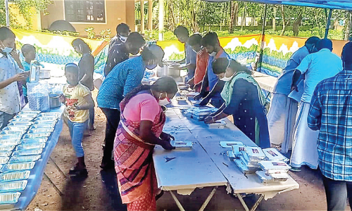 ബി​രി​യാ​ണി മേ​ള​ക​ളി​ലൂ​ടെ ജീ​വ​കാ​രു​ണ്യ​ത്തിൻെറ കേ​ന്ദ്ര​മാ​യി ടെ​ൻ​സ​നും കൂ​ട്ടു​കാ​രും