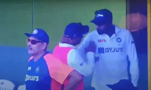 ഡ്രസ്സിങ്​ റൂമിനു പുറത്ത്​ സിറാജ്​​ എന്തിനാകും കുൽദീപി​െൻറ കഴുത്തിന്​ പിടിച്ചത്​? VIDEO