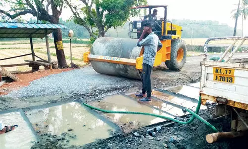 ടാറിങ്​ നടത്തേണ്ട സമയത്ത് കലുങ്ക് പുതുക്കിപ്പണി; വലഞ്ഞ്​ ജനം
