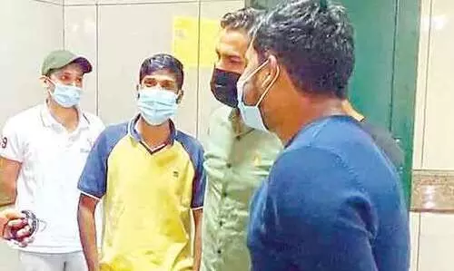 കു​വൈ​ത്തും വാ​തി​ല​ട​ച്ചു;   കു​ടു​ങ്ങി​യ​ത്​ നൂ​റു​ക​ണ​ക്കി​ന്​ പ്ര​വാ​സി​ക​ൾ