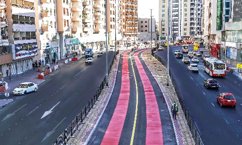 ബ​സ്​ ലൈ​നി​ൽ ക​യ​റി ക​ളി​ക്കേ​ണ്ട; പി​ഴ വീ​ഴും