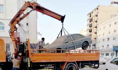 ഉ​​പേ​​ക്ഷി​​ച്ച കാ​​റു​​ക​​ൾ നീ​​ക്കം​​ചെ​​യ്​​​തു