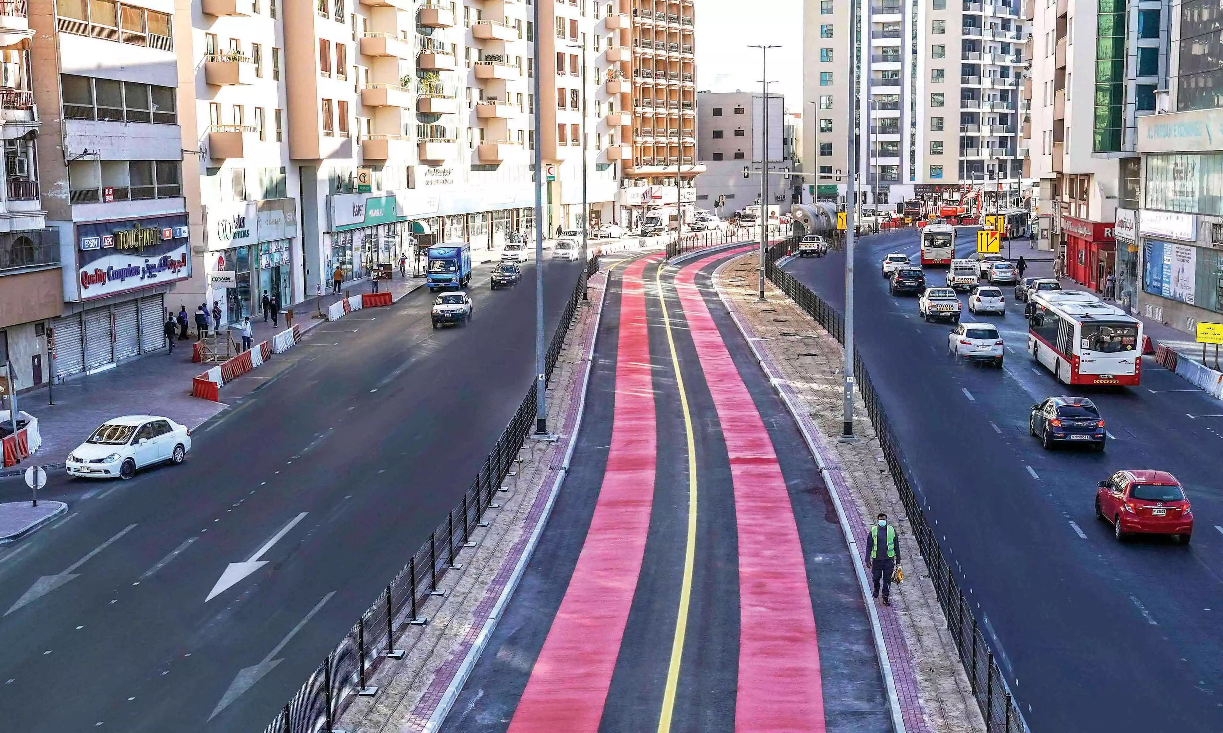 ബസ് ലൈനിൽ കയറി കളിക്കേണ്ട; പിഴ വീഴും ബസ് ലൈനിൽ കയറി കളിക്കേണ്ട; പിഴ വീഴും