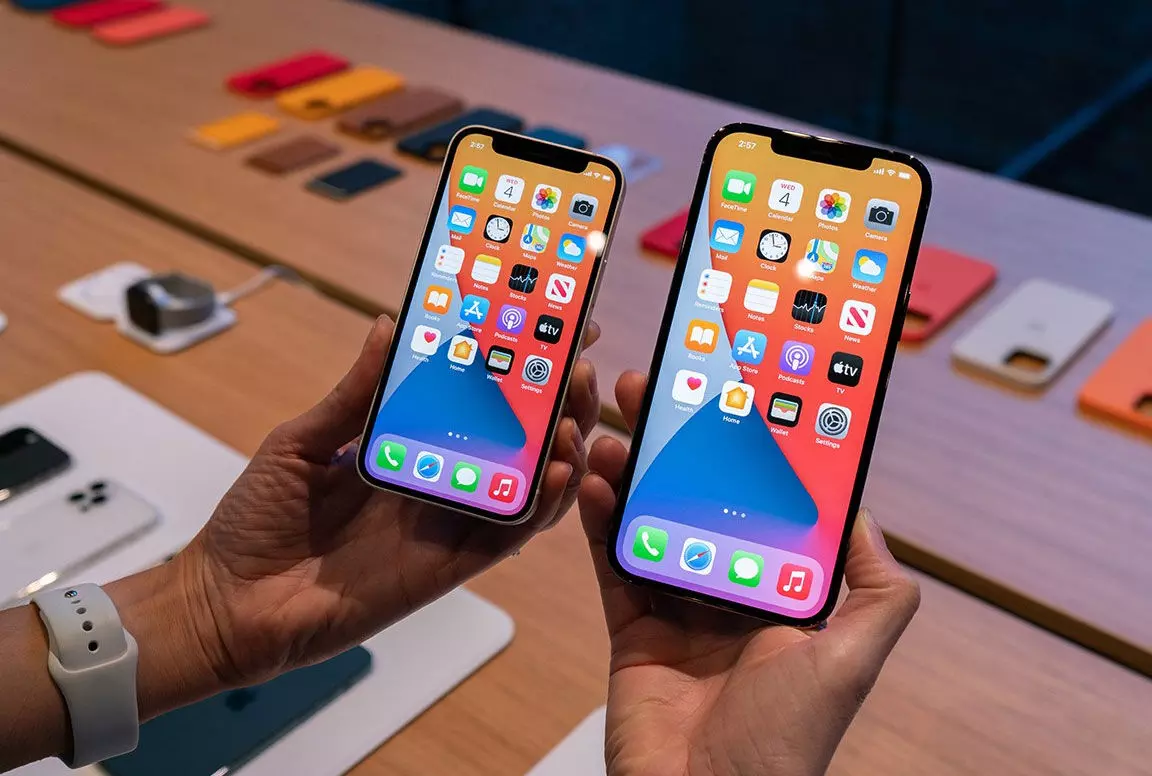 ഐഫോൺ 12 മിനിയുടെ ഉത്​പാദനം നിർത്താനൊരുങ്ങി ആപ്പിൾ; കാരണമിതാണ്​