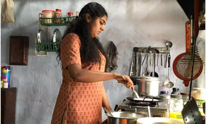 അടുക്കള എന്ന പേടിസ്വപ്നവും ഇനിയും കണ്ണുതുറക്കാത്ത ഭരണാധികാരികളും അടുക്കള എന്ന പേടിസ്വപ്നവും ഇനിയും കണ്ണുതുറക്കാത്ത ഭരണാധികാരികളും