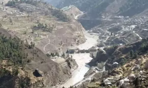 കുത്തിയൊഴുകി​യ ജലം കൺമുന്നിൽ ഉറ്റവരെ കൊണ്ടുപോയത്​ നിമിഷങ്ങൾക്കുള്ളിൽ; വിശ്വസിക്കാനാവാതെ ഉത്തരാഖണ്​ഡ്​